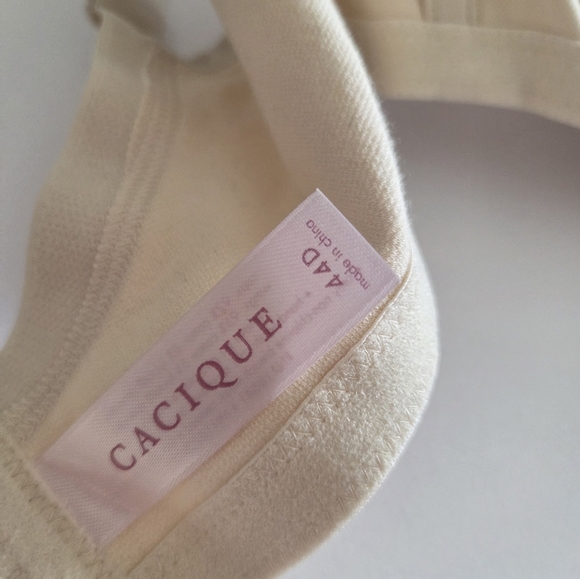 NWT Cacique Cream Underwire Bra Sz.44D - Picture 4 of 10